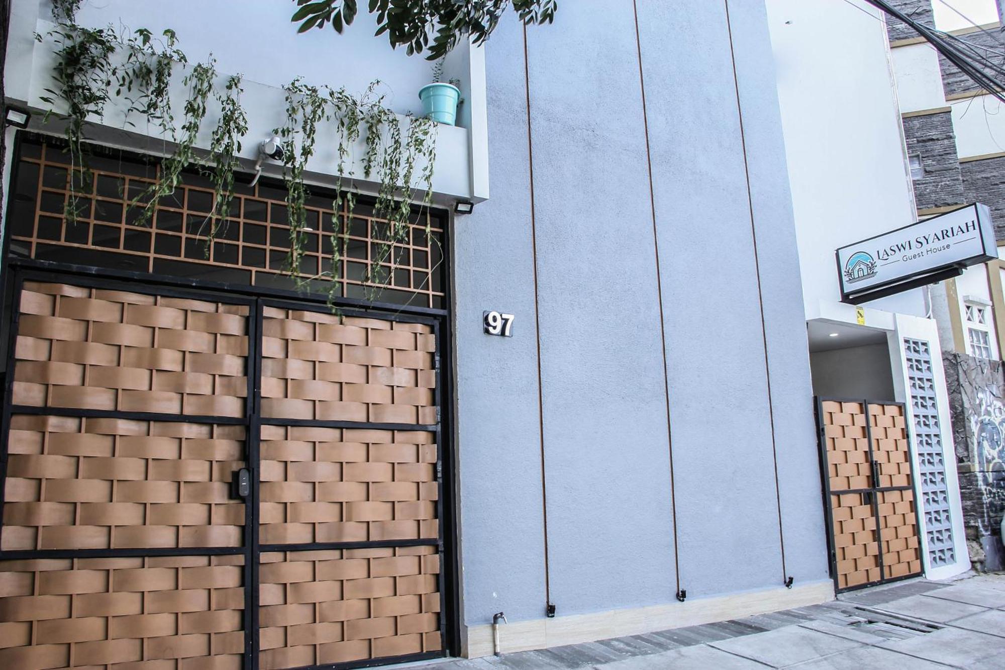 Laswi Syariah Guest House バンドゥン エクステリア 写真