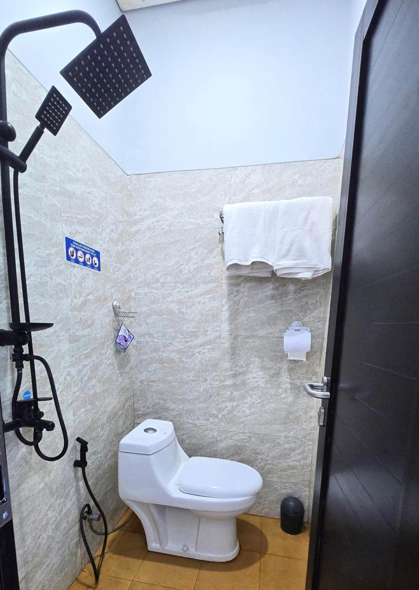 Laswi Syariah Guest House バンドゥン エクステリア 写真